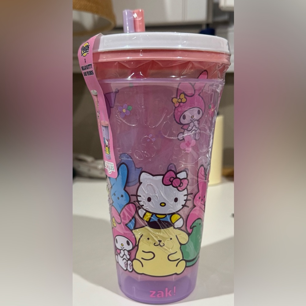 Hello Kitty Zak! Tumbler with Straw